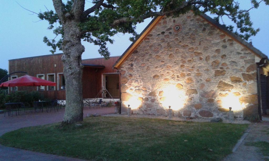Rederi Hotel Roja Exterior photo